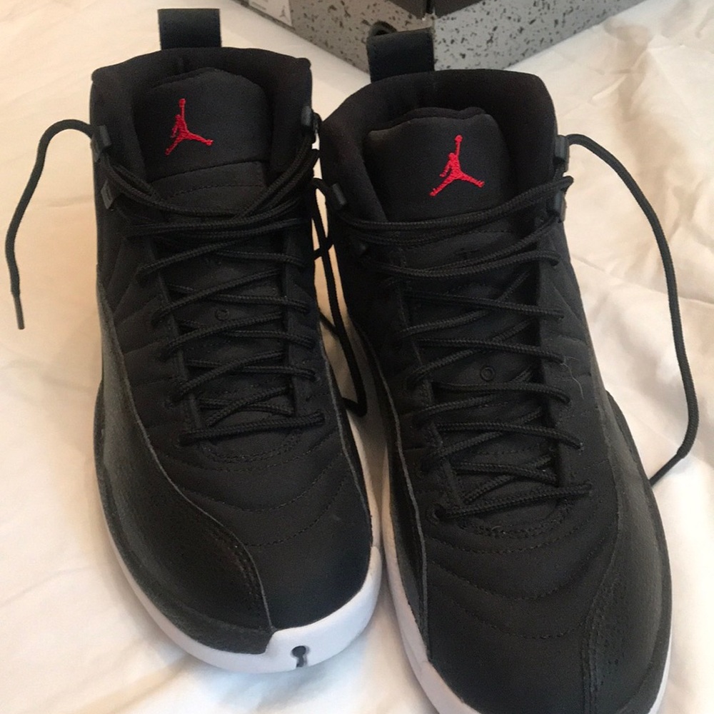 Brand new retro 12 black and white
